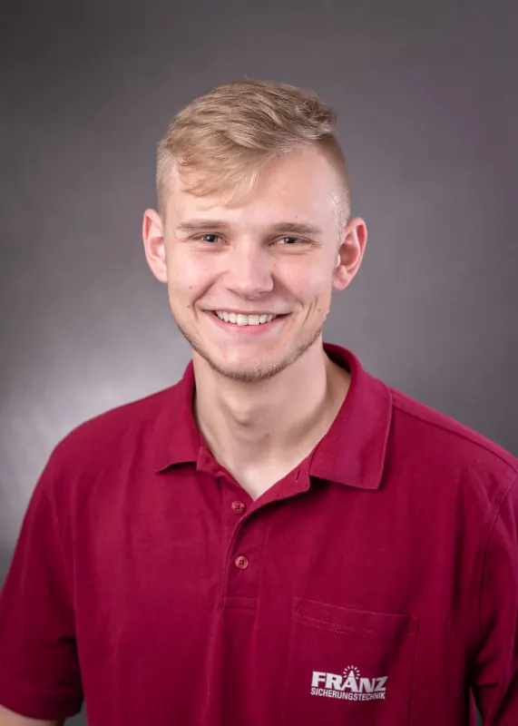 Franz Sicherungstechnik Techniker Lukas Bachhäubl